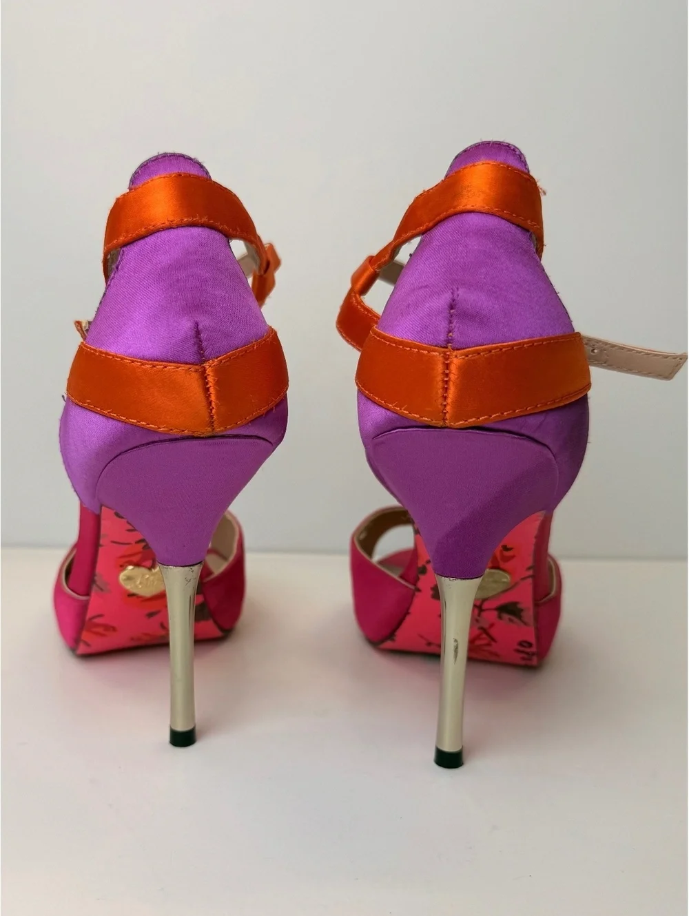 RARE Betsey Johnson Daalia Size 8 Satin Colorblock Platform Heels Y2K Style